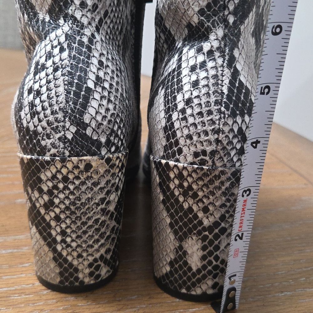 Bamboo Womans Snakeskin Blockheel Booties , Size 6.5 - Picture 4 of 9